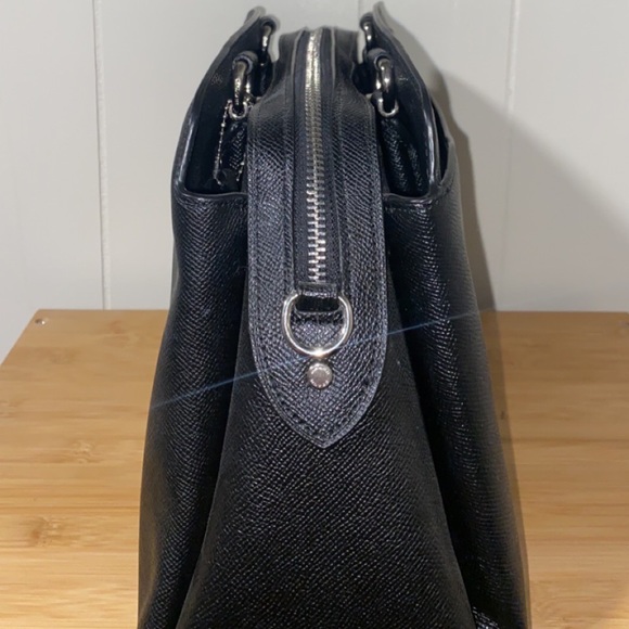 COACH black purse (like new) medium size - Picture 2 of 14